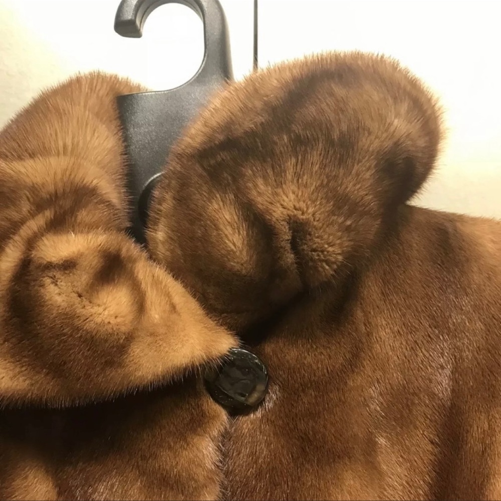 BEAUTIFUL BROWN MINK COAT! - Picture 4 of 16